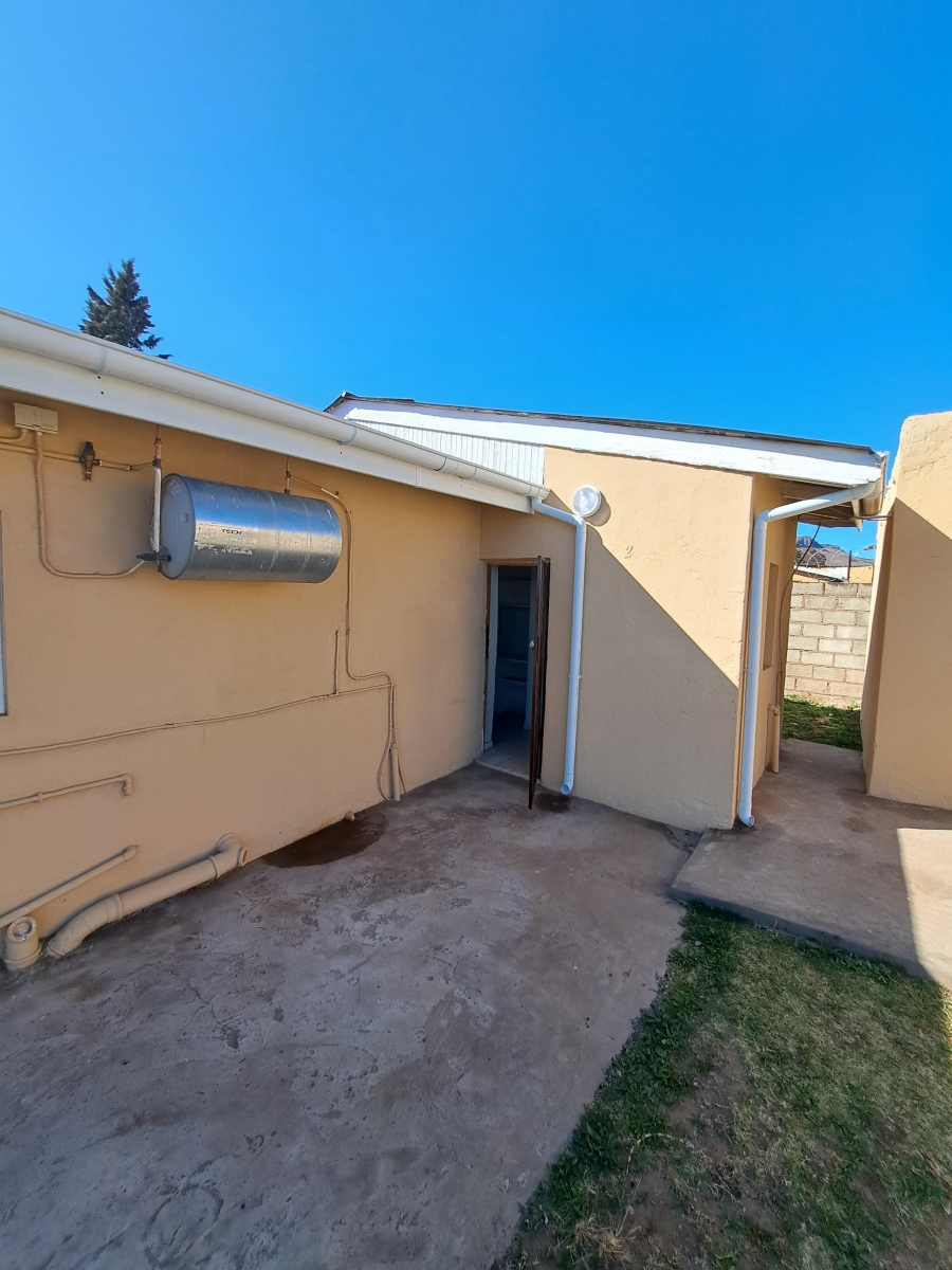 5 Bedroom Property for Sale in Ezibeleni Eastern Cape